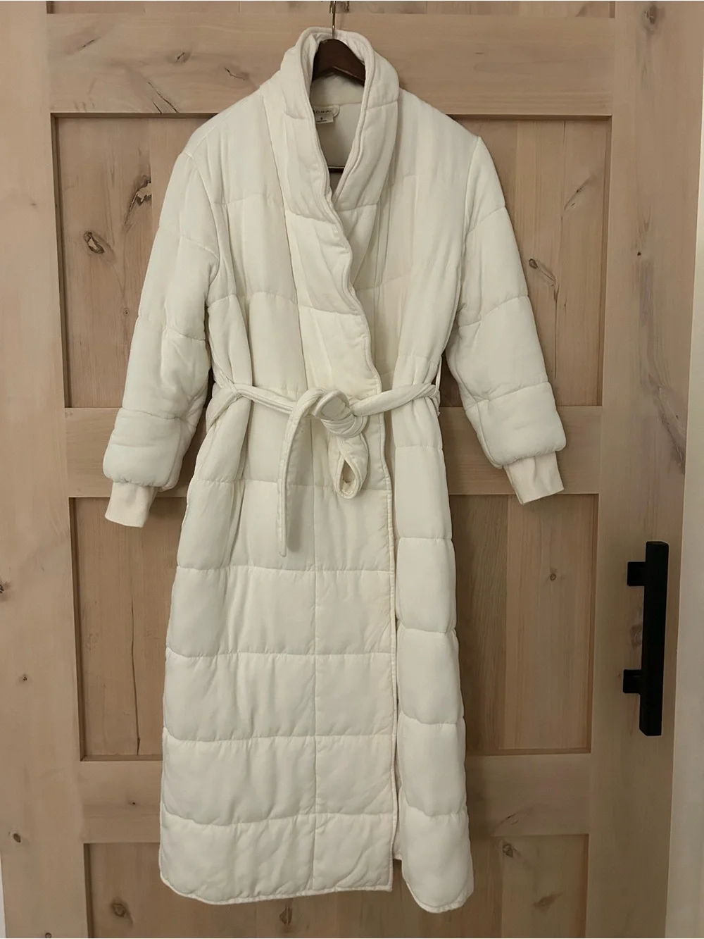 Soma Ivory Cream soft Long Puffer Robe with Belt and pockets, EUC, size small. - Picture 1 of 9